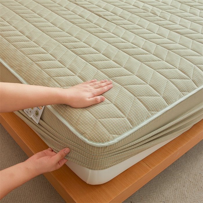 91家纺网 家纺一手货源 找家纺 优眠坊 2025新品全棉色织水洗棉纯棉夹棉抗菌绗缝床笠-幻格系列 方格-抹茶绿