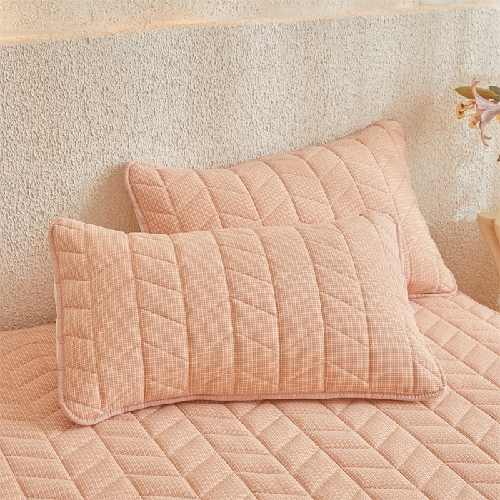 91家纺网 家纺一手货源 找家纺 优眠坊 2025新品全棉色织水洗棉纯棉夹棉抗菌绗缝床笠-幻格系列 方格-玉色