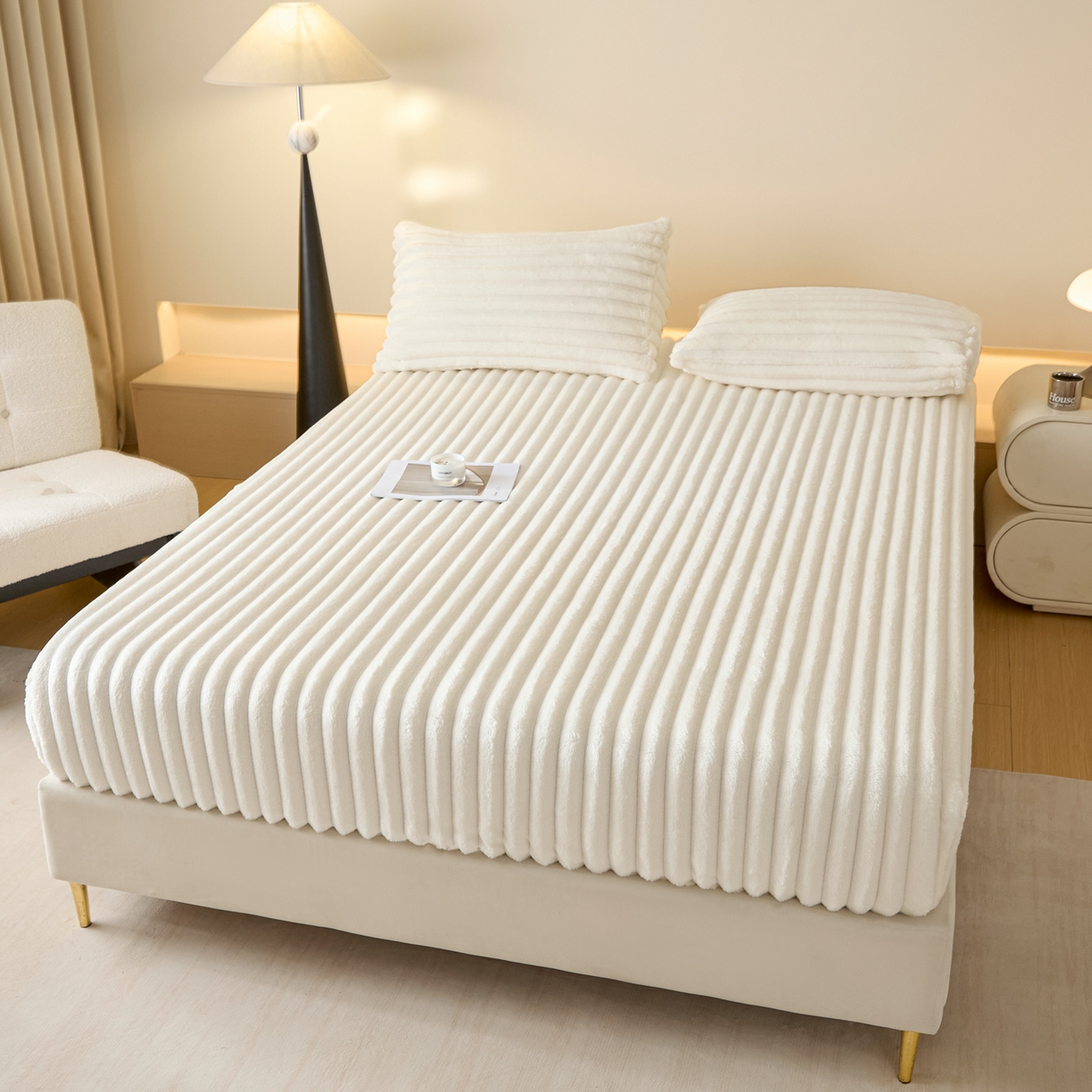 91家纺网 家纺一手货源 找家纺 酱子 2025新款兔毛绒大抽条床笠单品床笠床笠单件 抽条-床笠米白