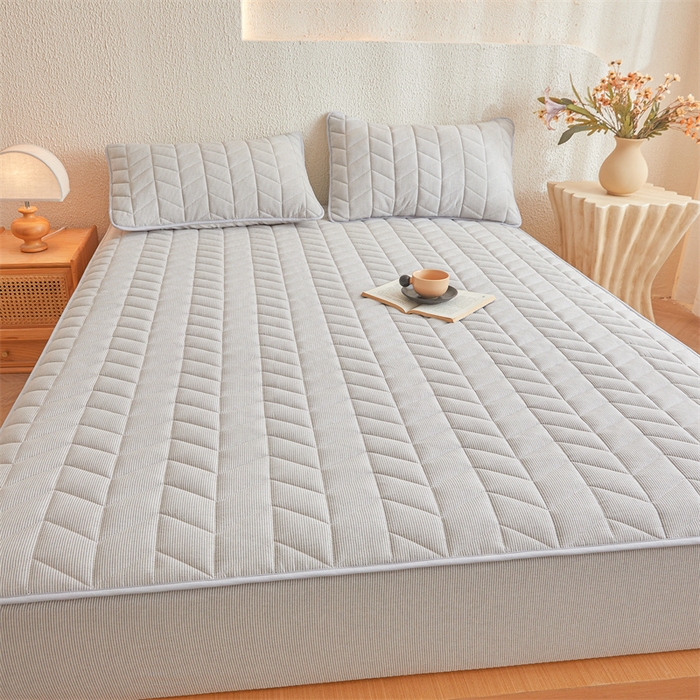 91家纺网 家纺一手货源 找家纺 优眠坊 2025新品全棉色织水洗棉纯棉夹棉抗菌绗缝床笠-幻格系列 条纹-灰