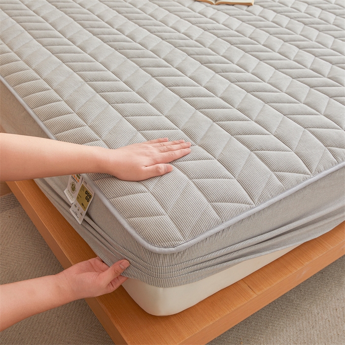 91家纺网 家纺一手货源 找家纺 优眠坊 2025新品全棉色织水洗棉纯棉夹棉抗菌绗缝床笠-幻格系列 条纹-灰