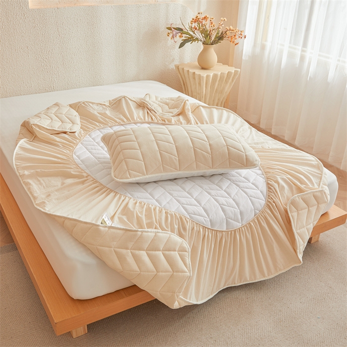 91家纺网 家纺一手货源 找家纺 优眠坊 2025新品全棉色织水洗棉纯棉夹棉抗菌绗缝床笠-幻格系列 条纹-卡其