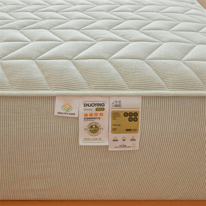 91家纺网 家纺一手货源 找家纺 优眠坊 2025新品全棉色织水洗棉纯棉夹棉抗菌绗缝床笠-幻格系列 条纹-清新绿