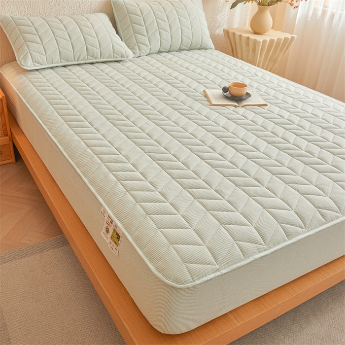 91家纺网 家纺一手货源 找家纺 优眠坊 2025新品全棉色织水洗棉纯棉夹棉抗菌绗缝床笠-幻格系列 条纹-清新绿