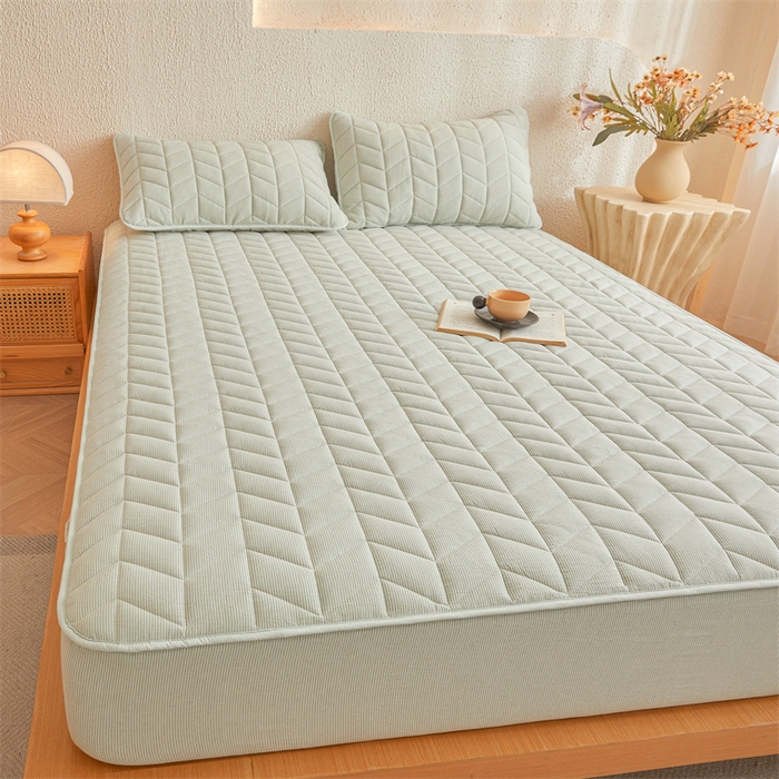 91家纺网 家纺一手货源 找家纺 优眠坊 2025新品全棉色织水洗棉纯棉夹棉抗菌绗缝床笠-幻格系列 条纹-清新绿