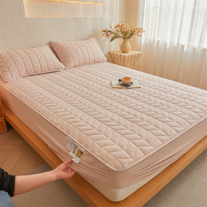 91家纺网 家纺一手货源 找家纺 优眠坊 2025新品全棉色织水洗棉纯棉夹棉抗菌绗缝床笠-幻格系列 条纹-玉色