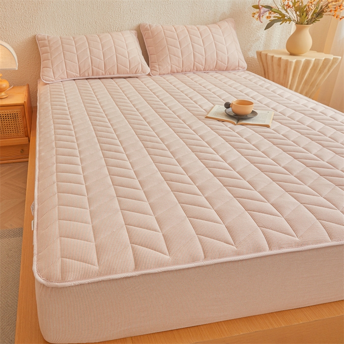 91家纺网 家纺一手货源 找家纺 优眠坊 2025新品全棉色织水洗棉纯棉夹棉抗菌绗缝床笠-幻格系列 条纹-玉色