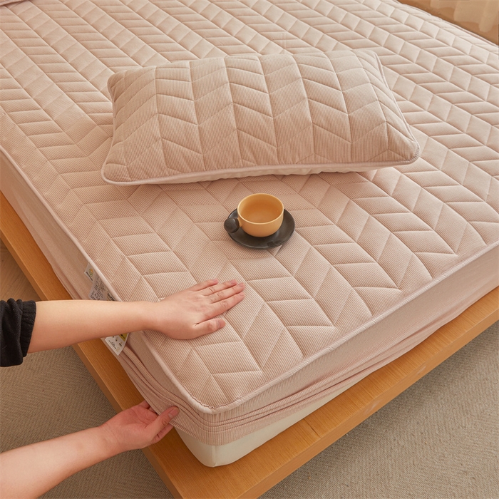 91家纺网 家纺一手货源 找家纺 优眠坊 2025新品全棉色织水洗棉纯棉夹棉抗菌绗缝床笠-幻格系列 条纹-玉色