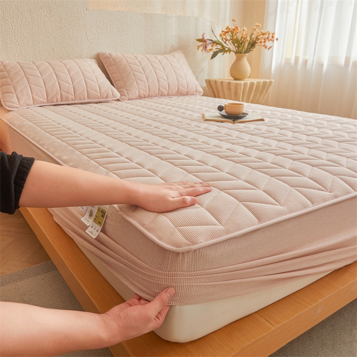 91家纺网 家纺一手货源 找家纺 优眠坊 2025新品全棉色织水洗棉纯棉夹棉抗菌绗缝床笠-幻格系列 条纹-玉色