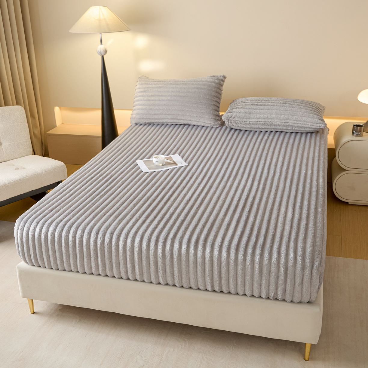 91家纺网 家纺一手货源 找家纺 酱子 2025新款兔毛绒大抽条床笠单品床笠床笠单件 抽条-床笠浅灰