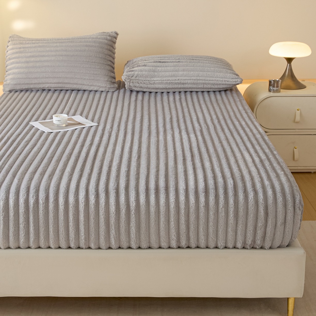 91家纺网 家纺一手货源 找家纺 酱子 2025新款兔毛绒大抽条床笠单品床笠床笠单件 抽条-床笠浅灰