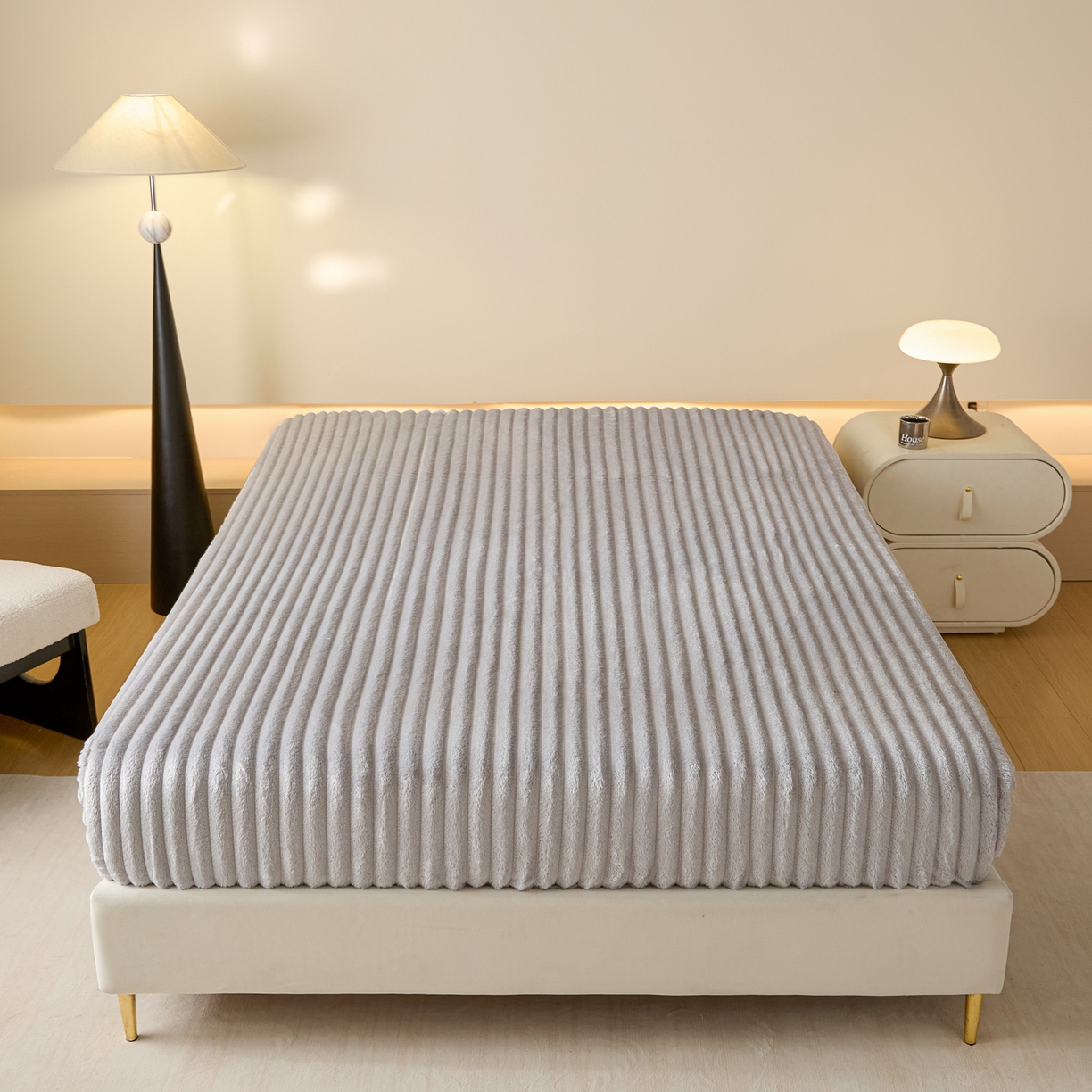 91家纺网 家纺一手货源 找家纺 酱子 2025新款兔毛绒大抽条床笠单品床笠床笠单件 抽条-床笠浅灰