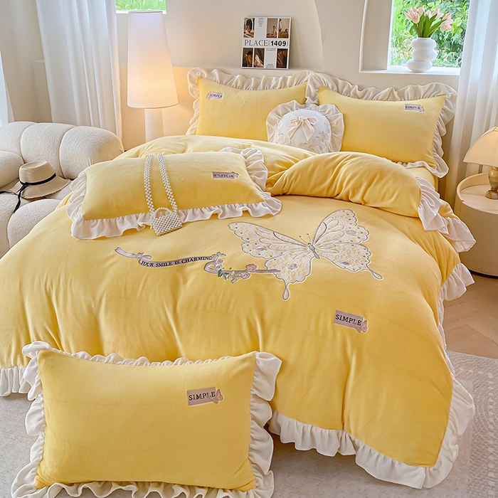 91家纺网 家纺一手货源 找家纺 卢赛尔 2025新款高克重全消光牛奶绒蕾丝刺绣韩版花边四件套-蝶恋花（带无纺布包装） 柠檬黄