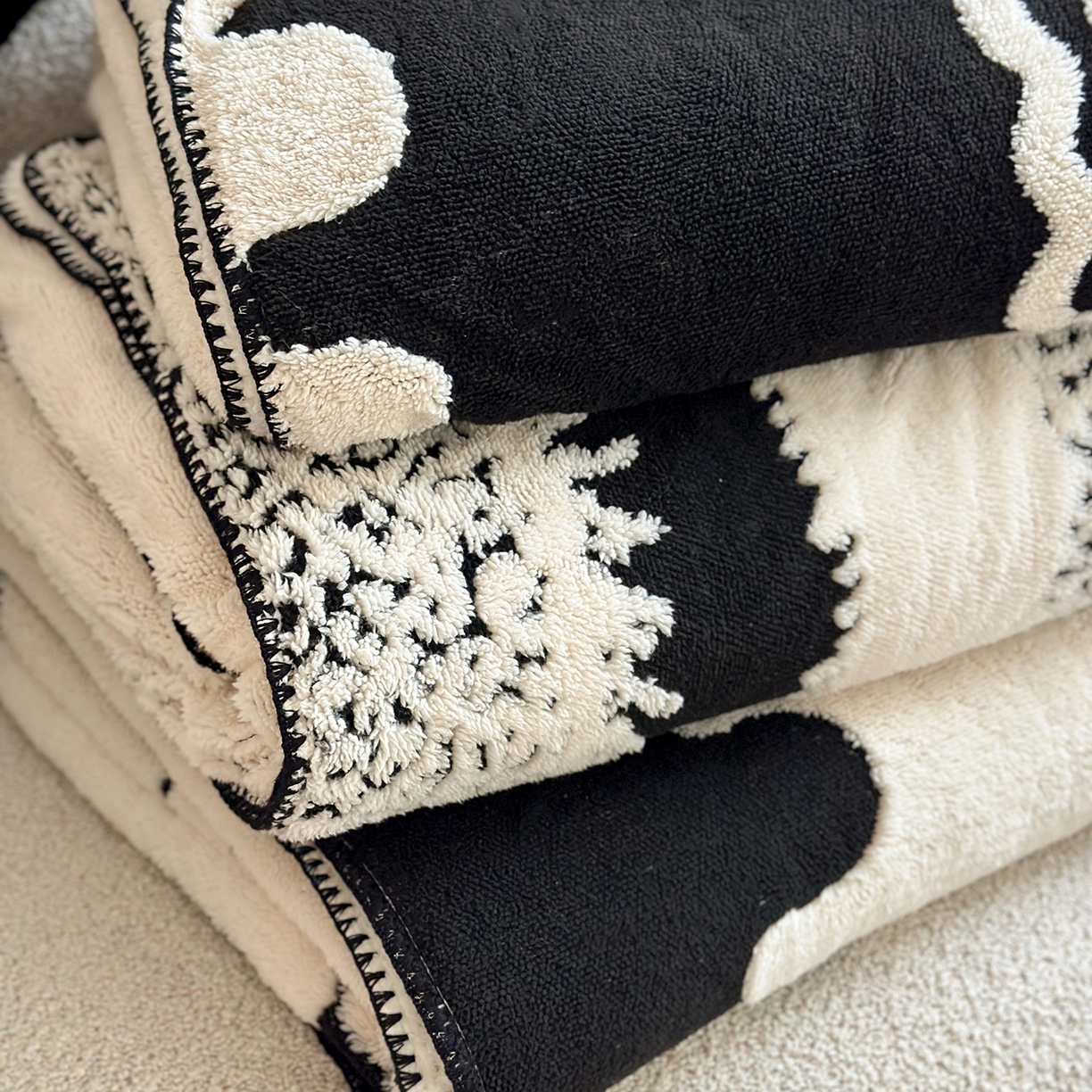 91家纺网 家纺一手货源 找家纺 繁花家居 2025新款阳离子羊羔绒毛毯毯子 组合图仅做展示不可下单