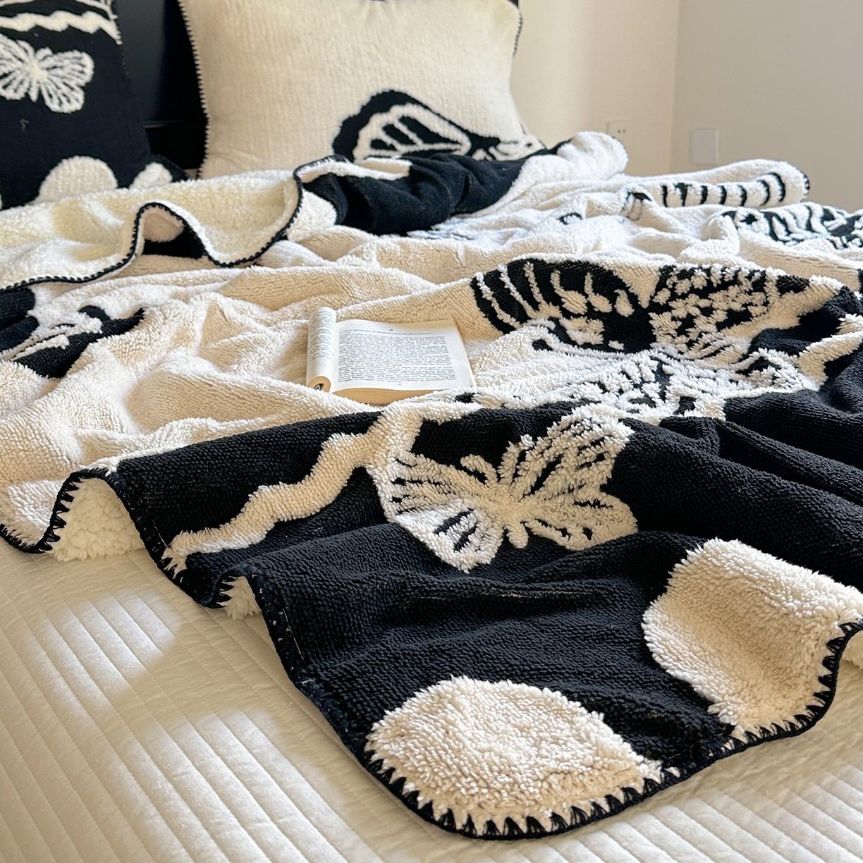 91家纺网 家纺一手货源 找家纺 繁花家居 2025新款阳离子羊羔绒毛毯毯子 蝶影柔梦