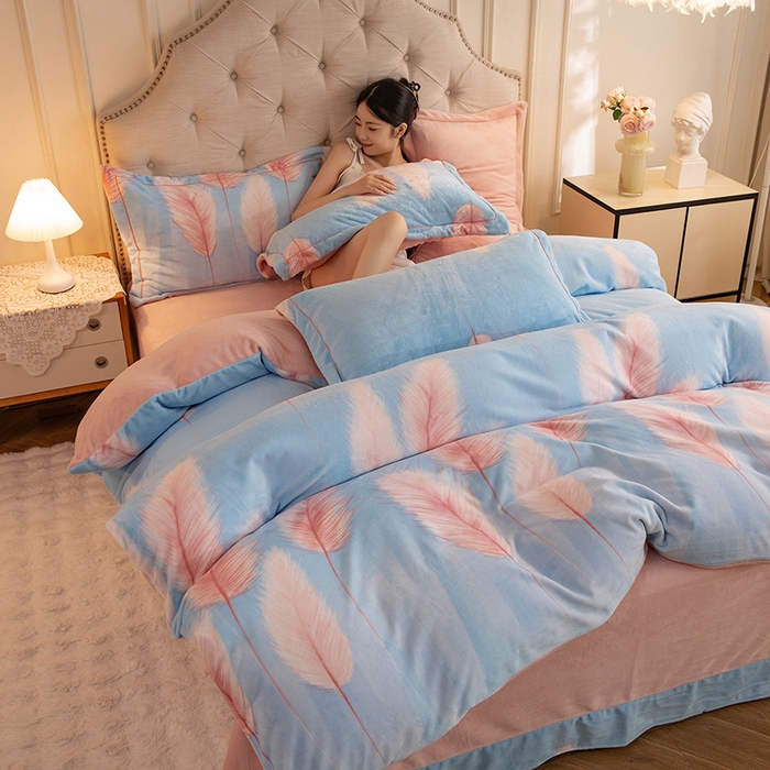 91家纺网 家纺一手货源 找家纺 简如 2025新款高克重A类印花臻棉绒牛奶绒四件套冬季加厚法莱 江边芦苇-蓝