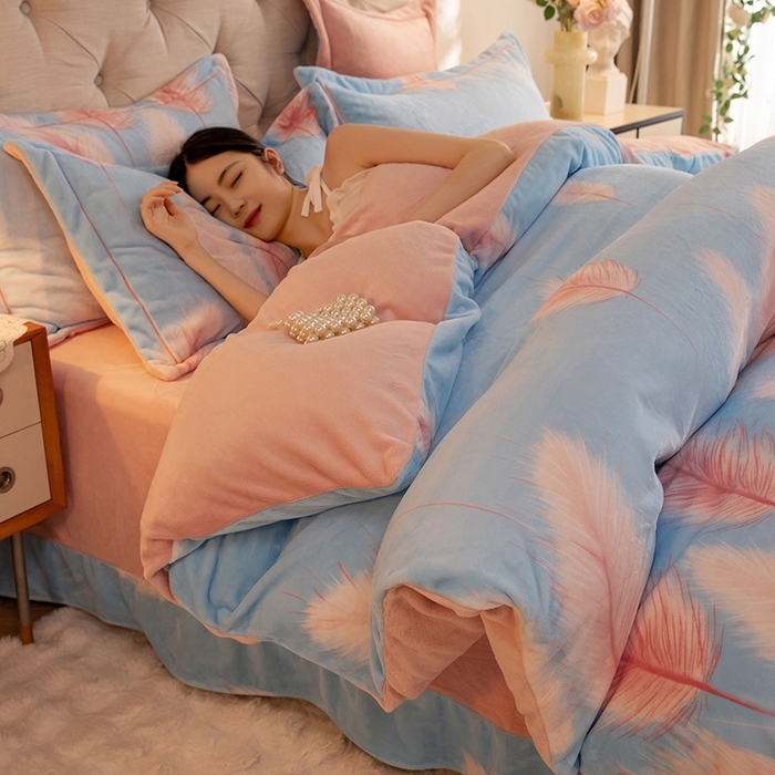 91家纺网 家纺一手货源 找家纺 简如 2025新款高克重A类印花臻棉绒牛奶绒四件套冬季加厚法莱 江边芦苇-蓝