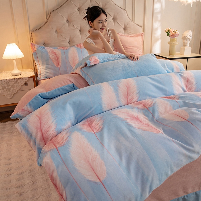 91家纺网 家纺一手货源 找家纺 简如 2025新款高克重A类印花臻棉绒牛奶绒四件套冬季加厚法莱 江边芦苇-蓝