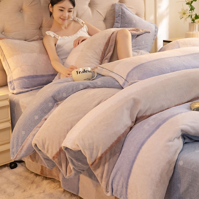 91家纺网 家纺一手货源 找家纺 简如 2025新款高克重A类印花臻棉绒牛奶绒四件套冬季加厚法莱 旷野(蓝咖)