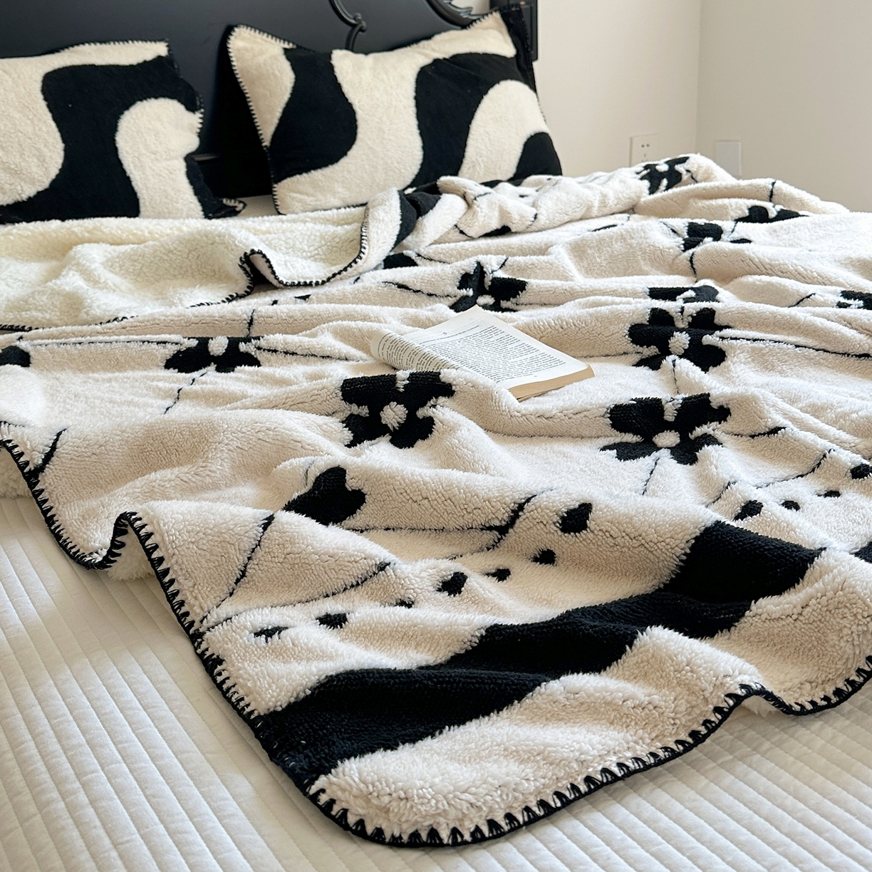 91家纺网 家纺一手货源 找家纺 繁花家居 2025新款阳离子羊羔绒毛毯毯子 墨韵花