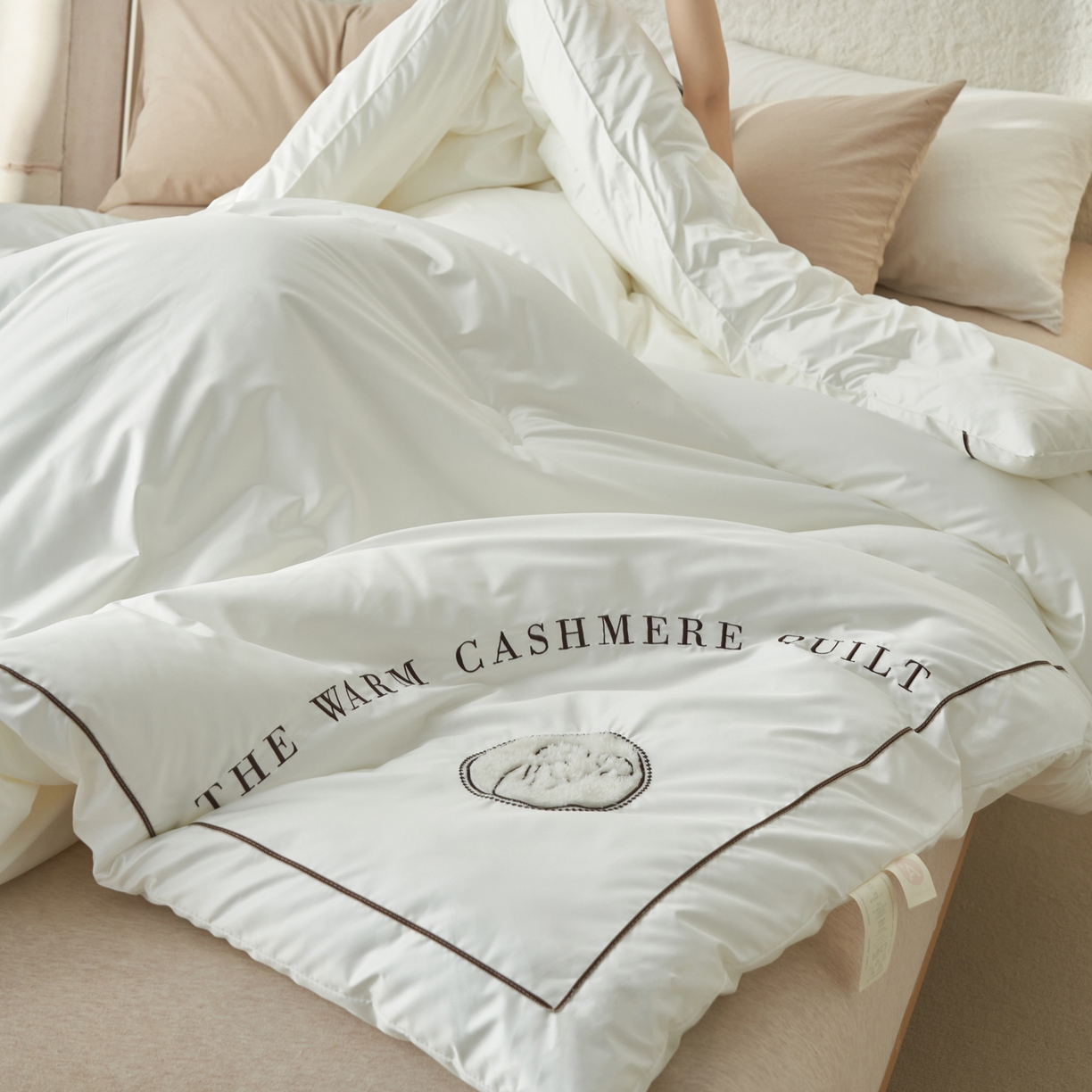 91家纺网 家纺一手货源 找家纺 子由家居 2025新款贴布绣澳洲进口羊毛被被子被芯 羊毛被-白色