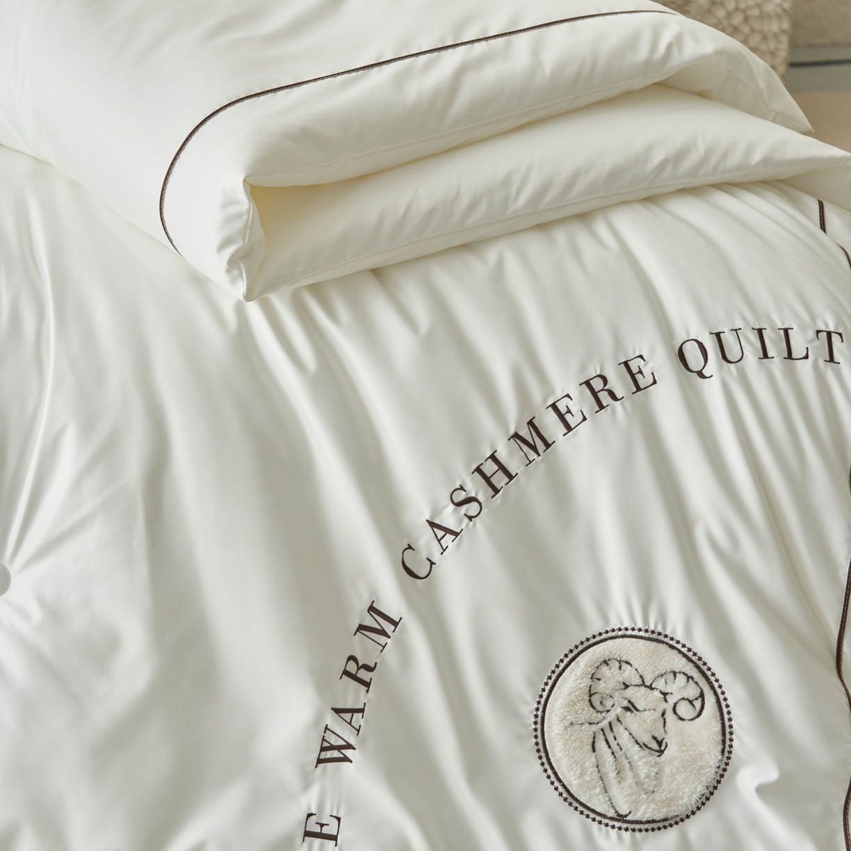 91家纺网 家纺一手货源 找家纺 子由家居 2025新款贴布绣澳洲进口羊毛被被子被芯 羊毛被-白色