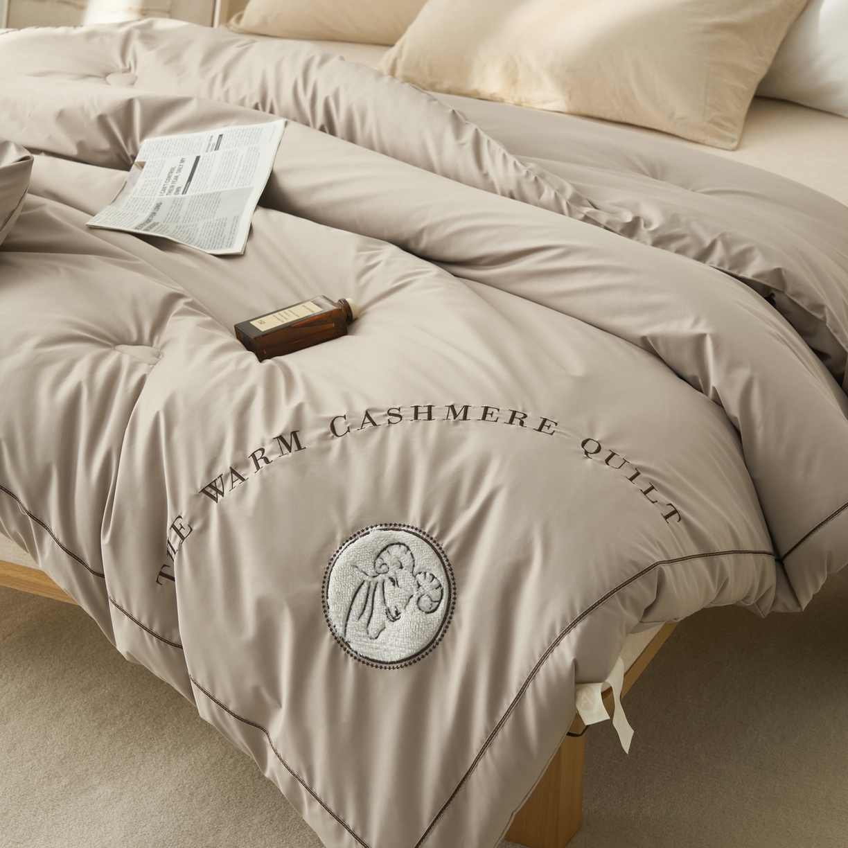 91家纺网 家纺一手货源 找家纺 子由家居 2025新款贴布绣澳洲进口羊毛被被子被芯 羊毛被-米驼