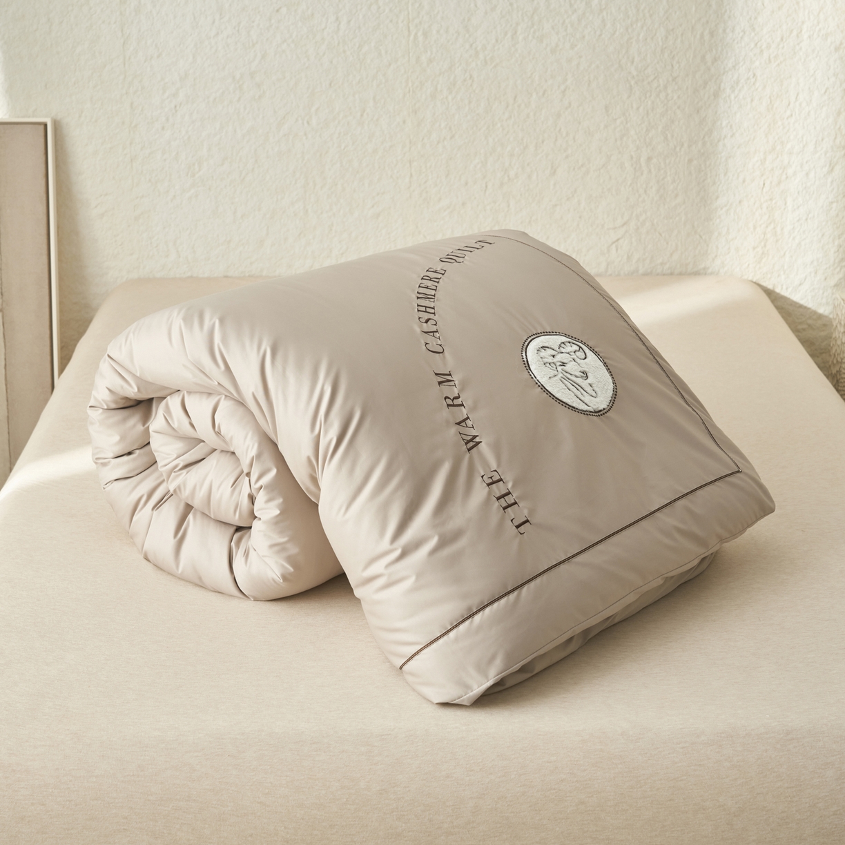 91家纺网 家纺一手货源 找家纺 子由家居 2025新款贴布绣澳洲进口羊毛被被子被芯 羊毛被-米驼