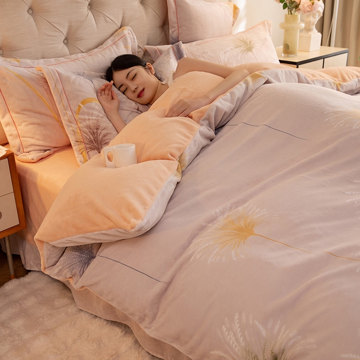 91家纺网 家纺一手货源 找家纺 简如 2025新款高克重A类印花臻棉绒牛奶绒四件套冬季加厚法莱 芦花摇曳（灰）