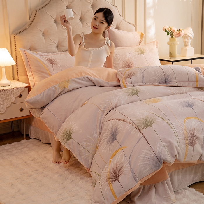 91家纺网 家纺一手货源 找家纺 简如 2025新款高克重A类印花臻棉绒牛奶绒四件套冬季加厚法莱 芦花摇曳（灰）