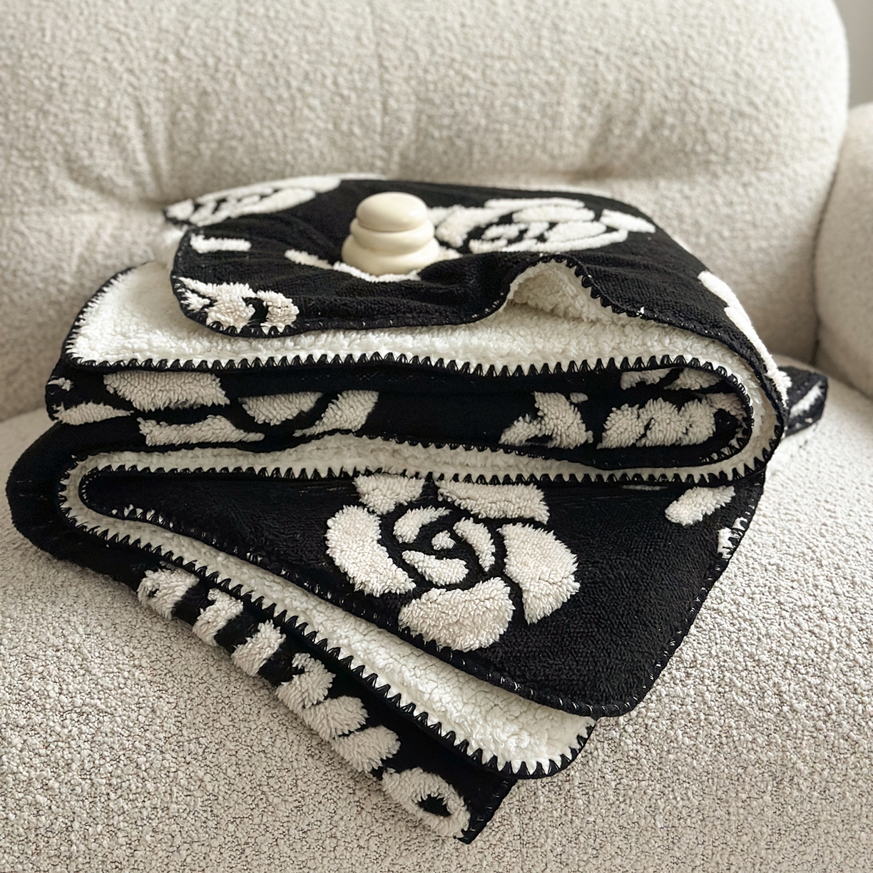 91家纺网 家纺一手货源 找家纺 繁花家居 2025新款阳离子羊羔绒毛毯毯子 夜玫馨