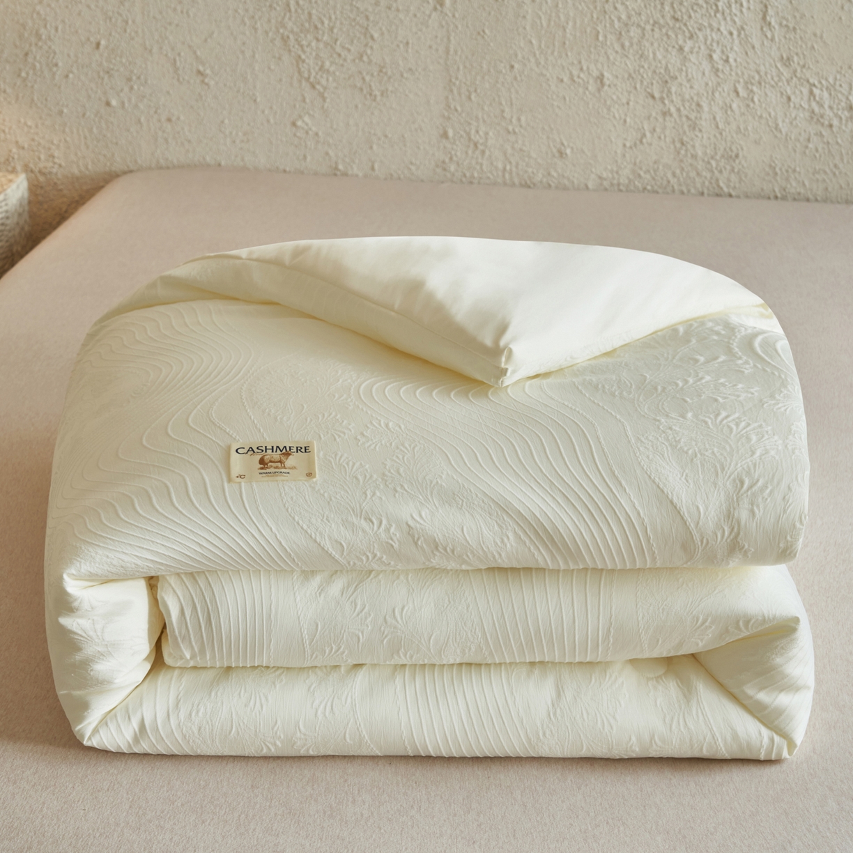 91家纺网 家纺一手货源 找家纺 子由家居 2025新款水洗浮雕澳洲进口羊毛被被子被芯 曲线-米白