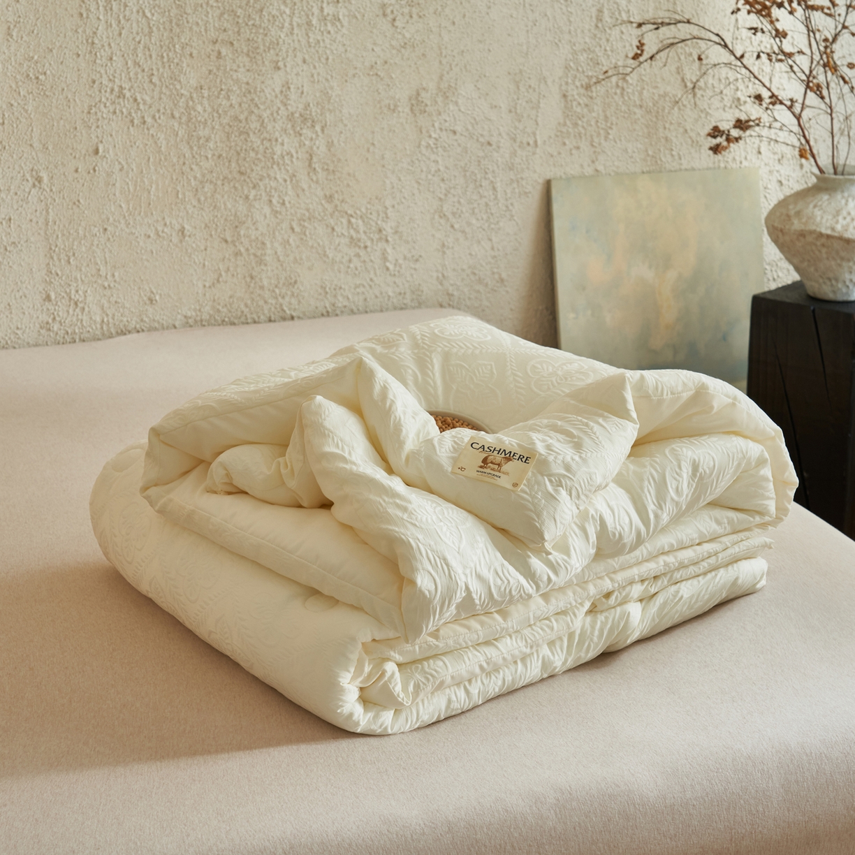 91家纺网 家纺一手货源 找家纺 子由家居 2025新款水洗浮雕澳洲进口羊毛被被子被芯 四叶草-米白