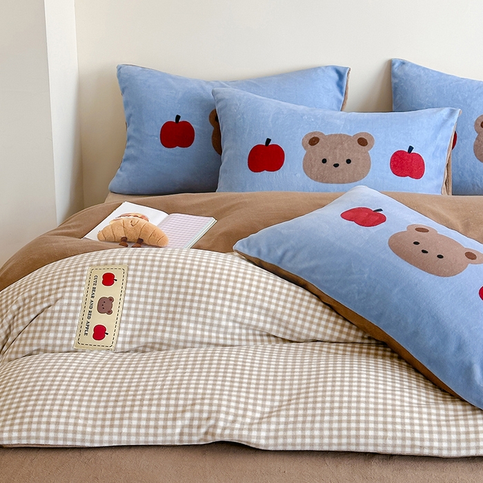 91家纺网 家纺一手货源 找家纺 （总）桃子家居 2025新款A类ins数码印花卡通织标混搭大版加厚牛奶绒系列四件套