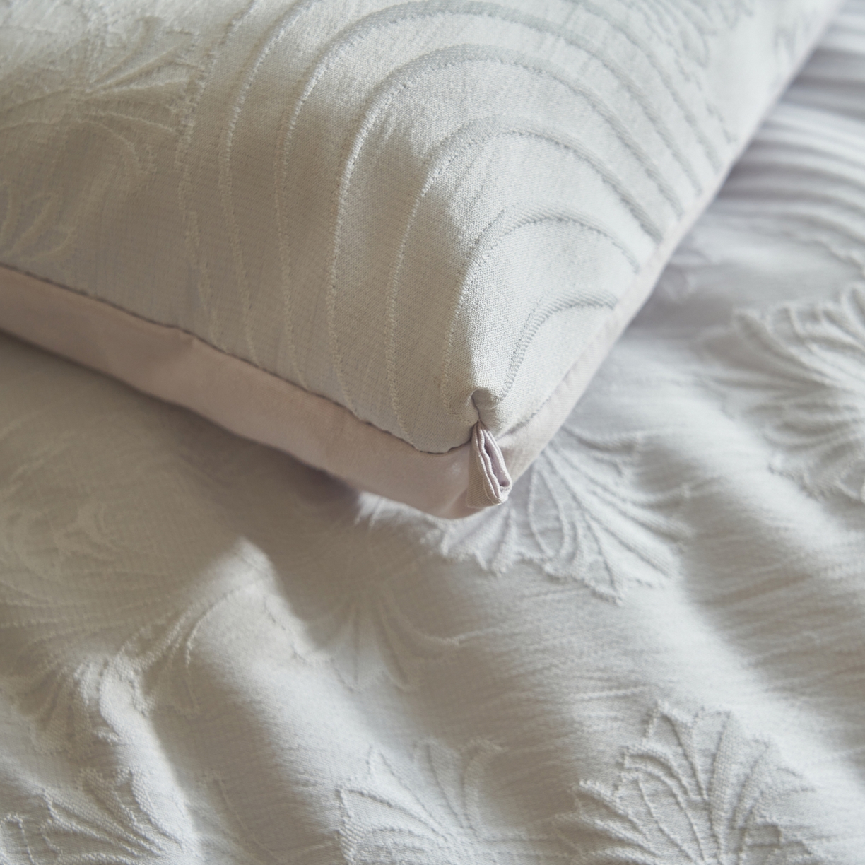 91家纺网 家纺一手货源 找家纺 子由家居 2025新款水洗浮雕澳洲进口羊毛被被子被芯 曲线-浅灰