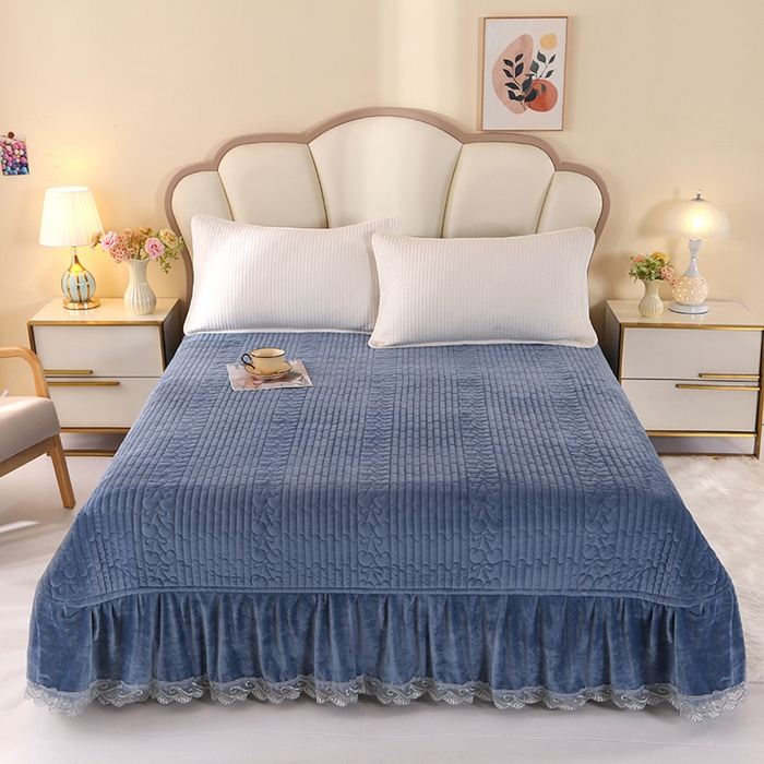 91家纺网 家纺一手货源 找家纺 （总）栩裕纺织 2025新款宝宝绒夹棉单床盖-大蕾丝花边款