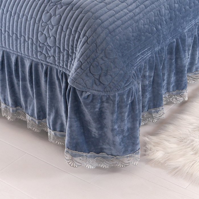 91家纺网 家纺一手货源 找家纺 （总）栩裕纺织 2025新款宝宝绒夹棉单床盖-大蕾丝花边款