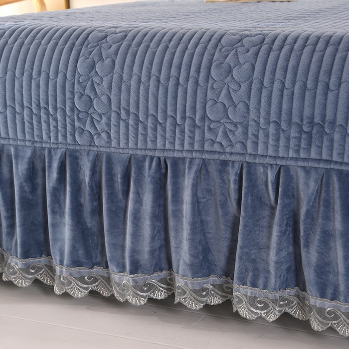 91家纺网 家纺一手货源 找家纺 （总）栩裕纺织 2025新款宝宝绒夹棉单床盖-大蕾丝花边款