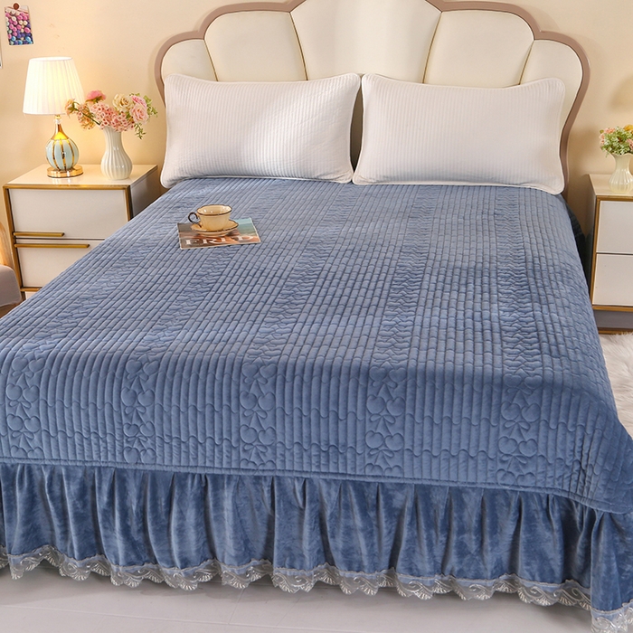 91家纺网 家纺一手货源 找家纺 （总）栩裕纺织 2025新款宝宝绒夹棉单床盖-大蕾丝花边款