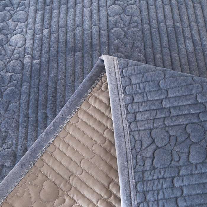 91家纺网 家纺一手货源 找家纺 （总）栩裕纺织 2025新款宝宝绒夹棉单床盖-大蕾丝花边款