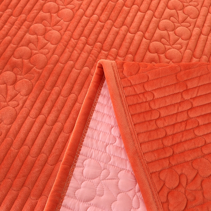 91家纺网 家纺一手货源 找家纺 栩裕纺织 2025新款宝宝绒夹棉单床盖-大蕾丝花边款 橙色