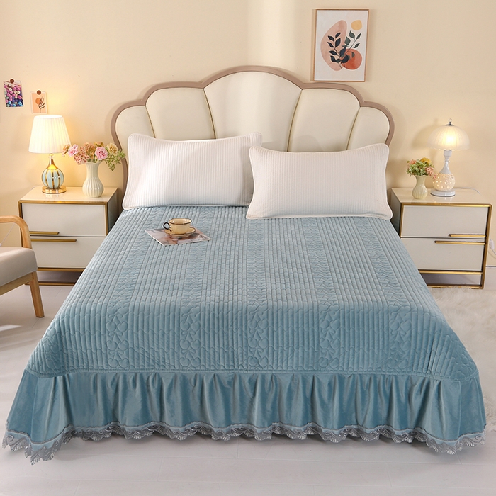 91家纺网 家纺一手货源 找家纺 栩裕纺织 2025新款宝宝绒夹棉单床盖-大蕾丝花边款 湖蓝