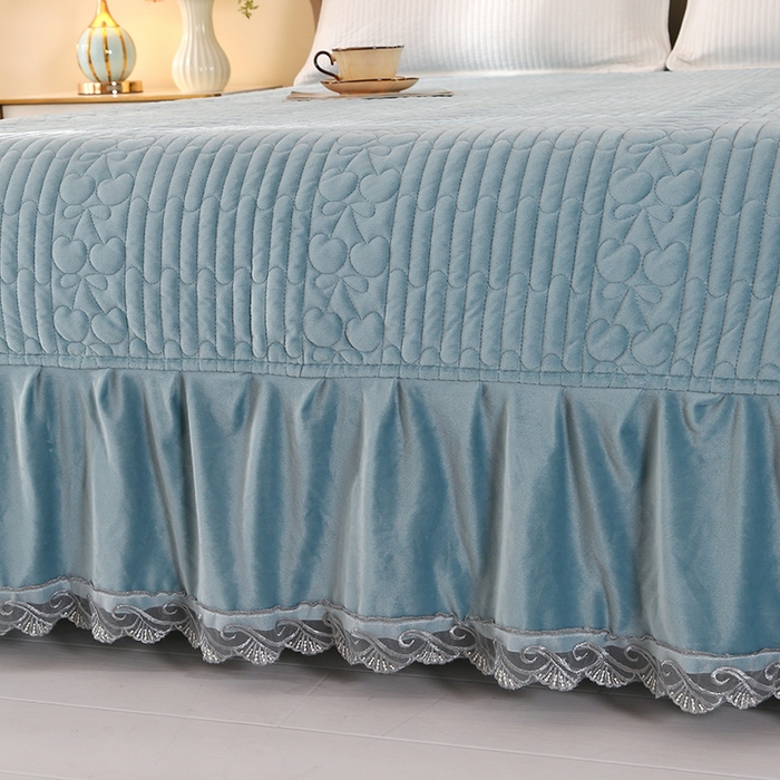 91家纺网 家纺一手货源 找家纺 栩裕纺织 2025新款宝宝绒夹棉单床盖-大蕾丝花边款 湖蓝