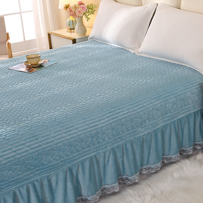 91家纺网 家纺一手货源 找家纺 栩裕纺织 2025新款宝宝绒夹棉单床盖-大蕾丝花边款 湖蓝