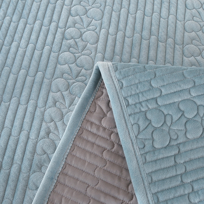 91家纺网 家纺一手货源 找家纺 栩裕纺织 2025新款宝宝绒夹棉单床盖-大蕾丝花边款 湖蓝