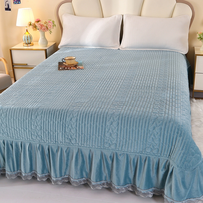 91家纺网 家纺一手货源 找家纺 栩裕纺织 2025新款宝宝绒夹棉单床盖-大蕾丝花边款 湖蓝