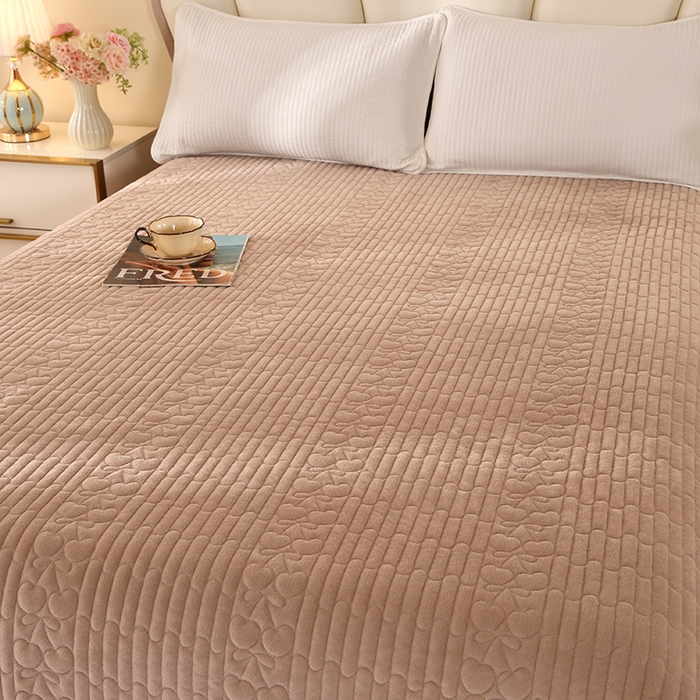 91家纺网 家纺一手货源 找家纺 栩裕纺织 2025新款宝宝绒夹棉单床盖-大蕾丝花边款 卡其色