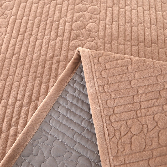 91家纺网 家纺一手货源 找家纺 栩裕纺织 2025新款宝宝绒夹棉单床盖-大蕾丝花边款 卡其色