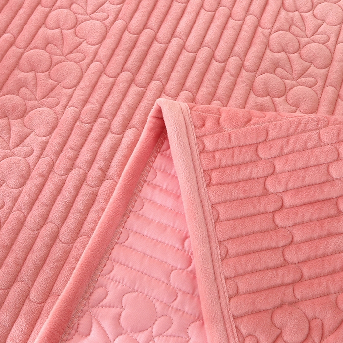 91家纺网 家纺一手货源 找家纺 栩裕纺织 2025新款宝宝绒夹棉单床盖-大蕾丝花边款 皮红