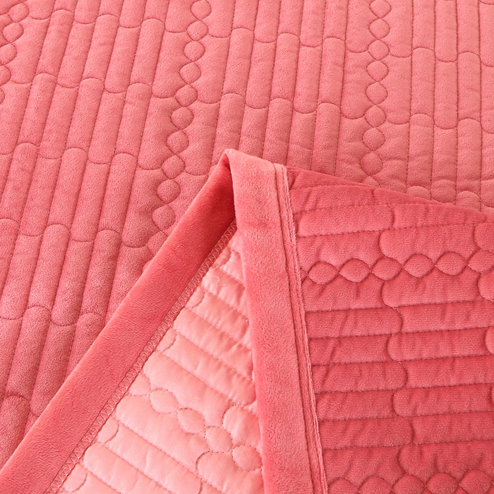 91家纺网 家纺一手货源 找家纺 （总）栩裕纺织 2025新款宝宝绒夹棉单床盖-直边款